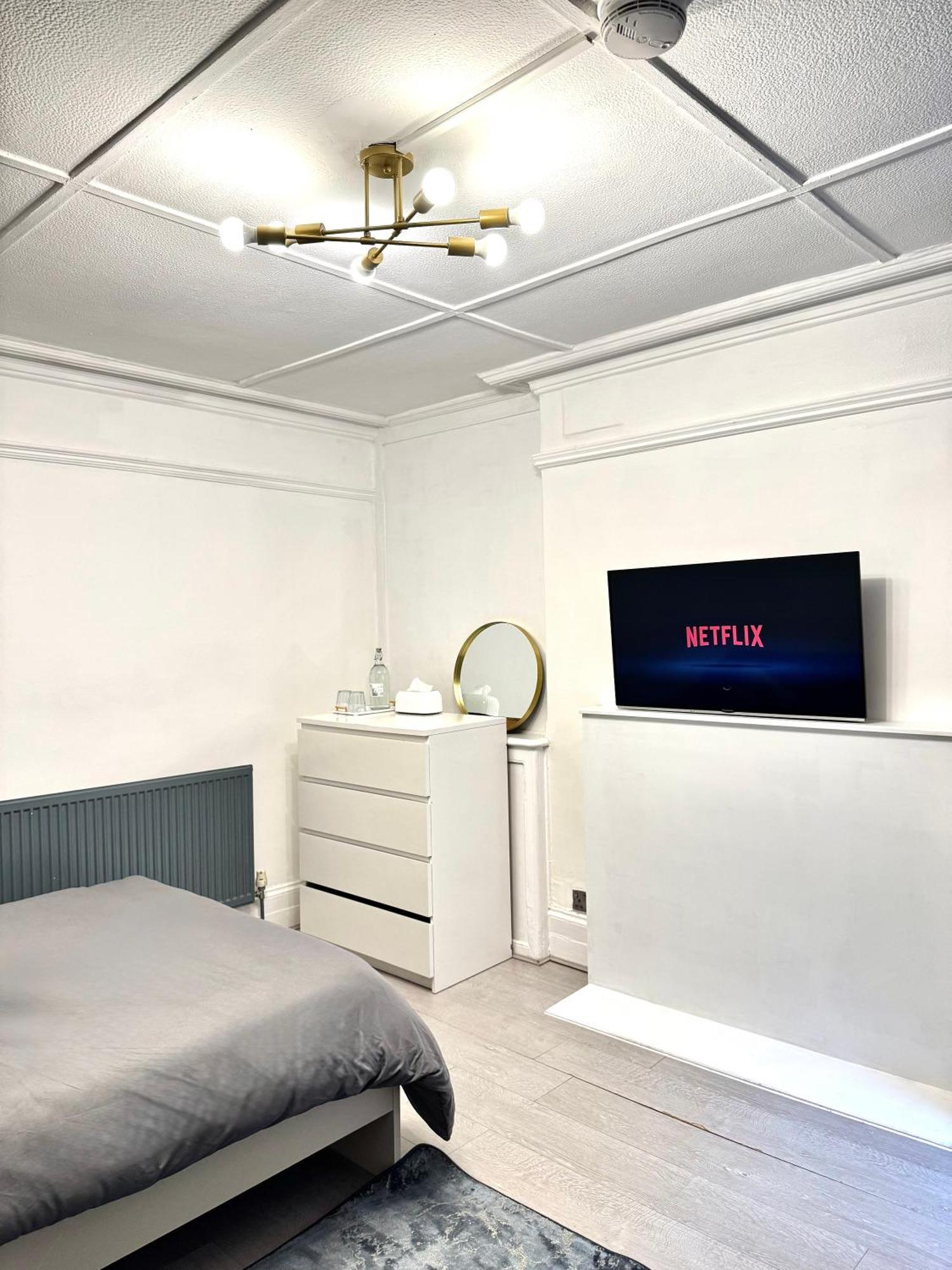 The Prestige Suite - Лондон Экстерьер фото